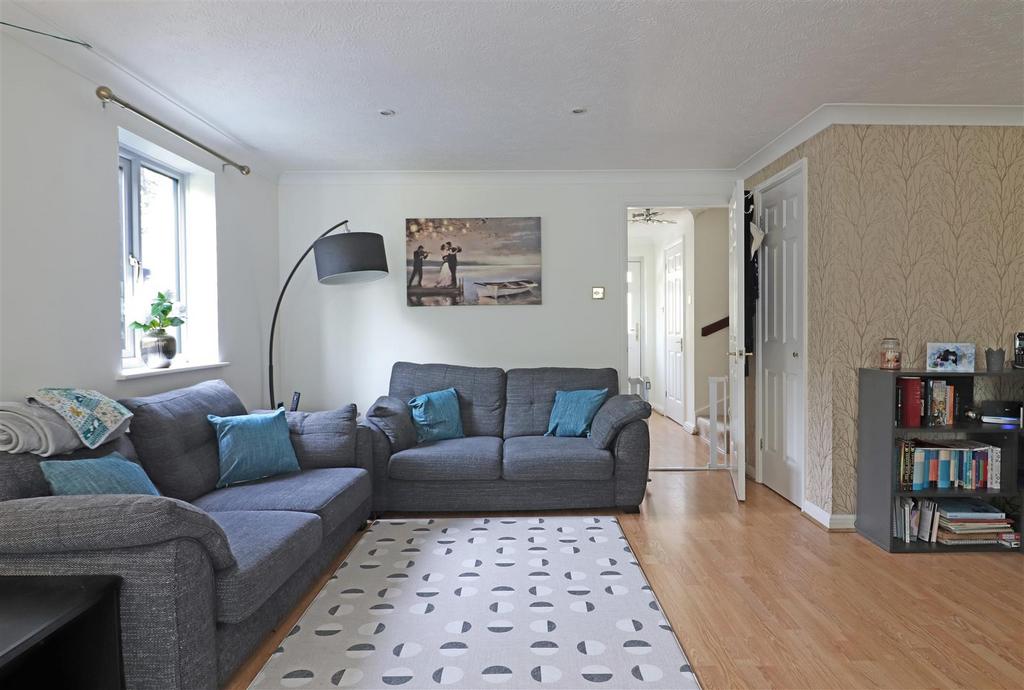 Alpine Road, Redhill 3 bed semidetached house for sale £500,000
