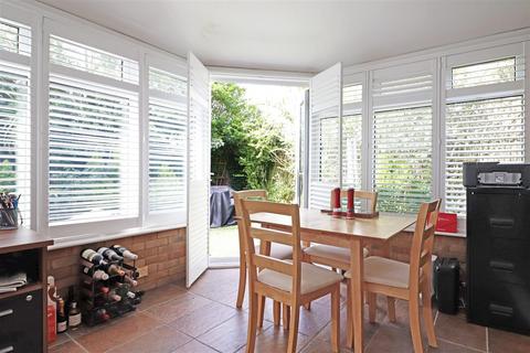 107 Alpine Road, Redhill, RH1 2LE
