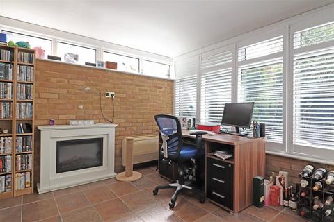 107 Alpine Road, Redhill, RH1 2LE