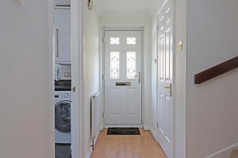 107 Alpine Road, Redhill, RH1 2LE