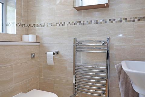 107 Alpine Road, Redhill, RH1 2LE