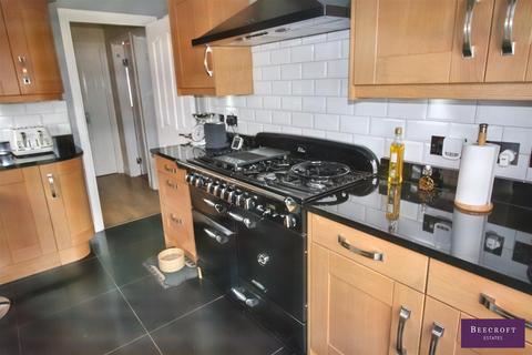 17 Burnham Way, Darfield, Barnsley, S73 9QT
