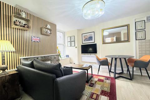4 bedroom apartment for sale, 13 New Road, Kendal LA9