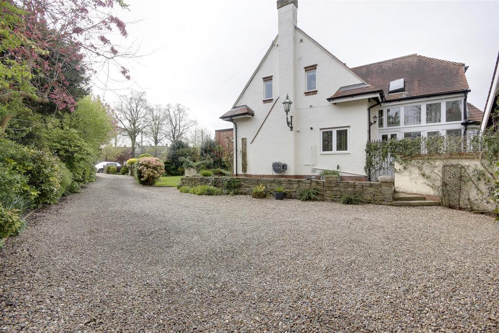 Driveway &amp; Garage