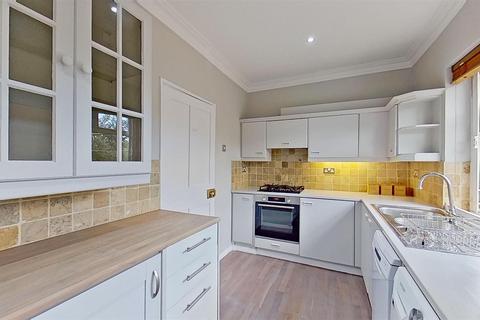 3 bedroom semi-detached house to rent, The Pleasance, London
