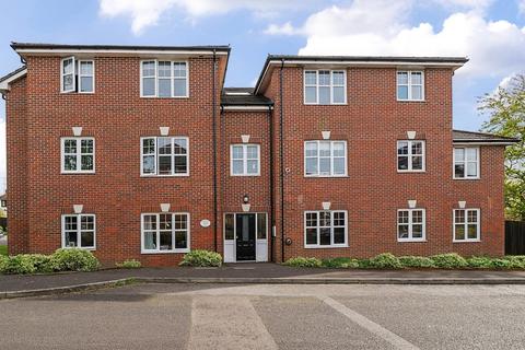 1 bedroom flat for sale, Carpenters Court, Andover SP10