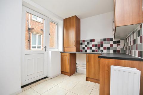 2 bedroom apartment to rent, Felton Avenue, Newcastle Upon Tyne NE3