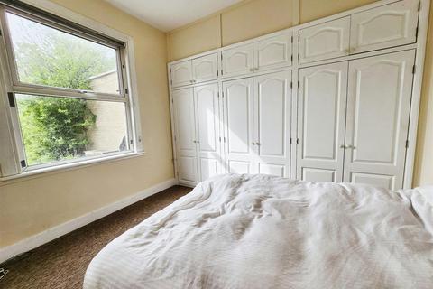 2 bedroom maisonette to rent, Cromwell Road, Wimbledon SW19