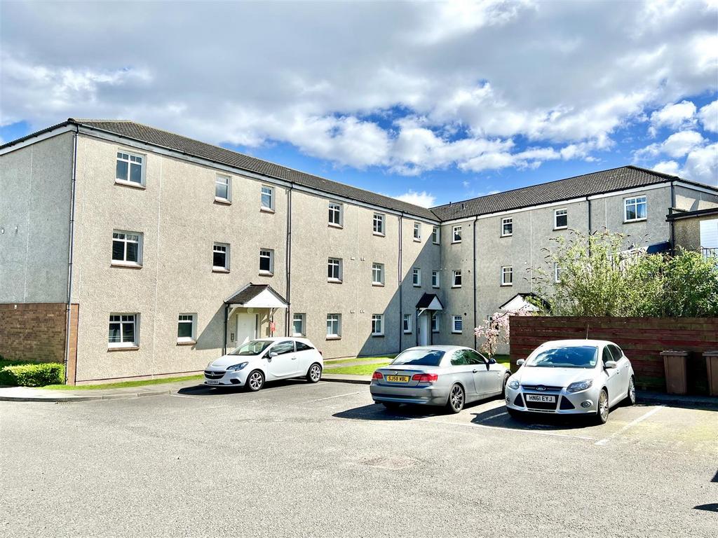 Meldrum Court, Kirkcaldy KY2 2 bed flat £115,000