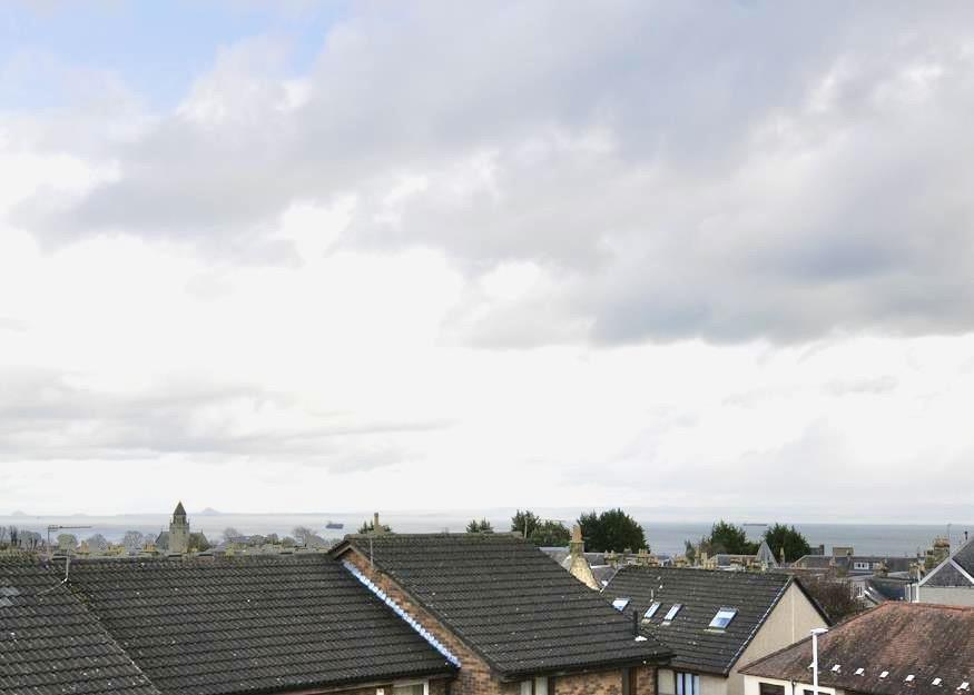 Meldrum Court, Kirkcaldy KY2 2 bed flat £115,000