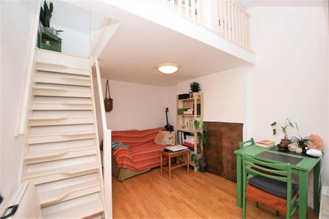 Studio to rent, Muswell Hill, Muswell Hill