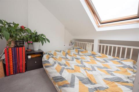 Studio to rent, Muswell Hill, Muswell Hill