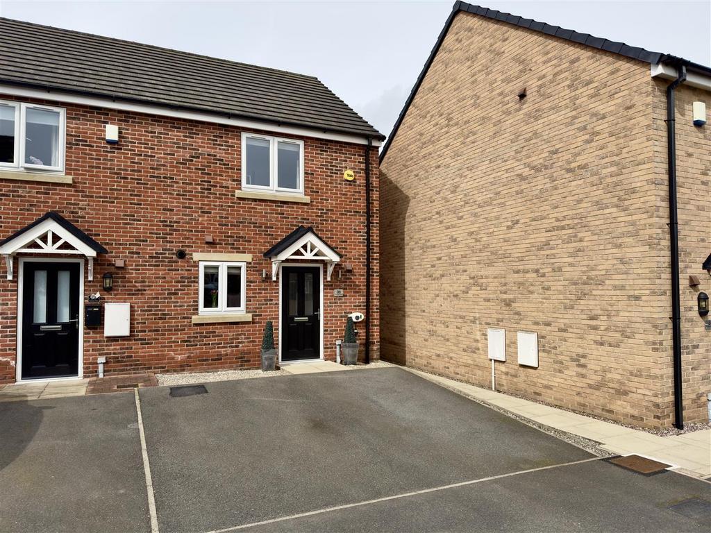 Rectory Close, Wombwell, Barnsley 2 bed terraced house for sale £145,000