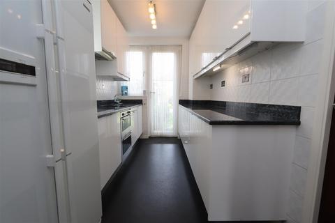 7 Edwards Way, Hutton, Brentwood, CM13 1BT