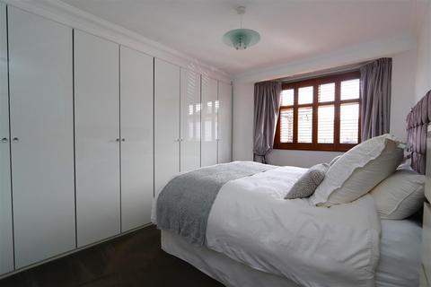 7 Edwards Way, Hutton, Brentwood, CM13 1BT