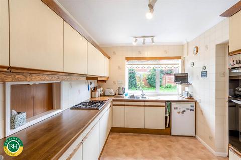 3 bedroom detached house for sale, Chestnut Grove, Sprotbrough, Doncaster