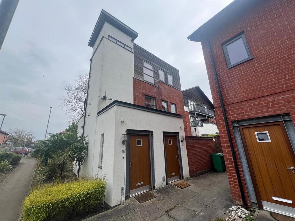 Montmano Drive, Didsbury, Manchester 1 bed flat to rent £1,150 pcm (£