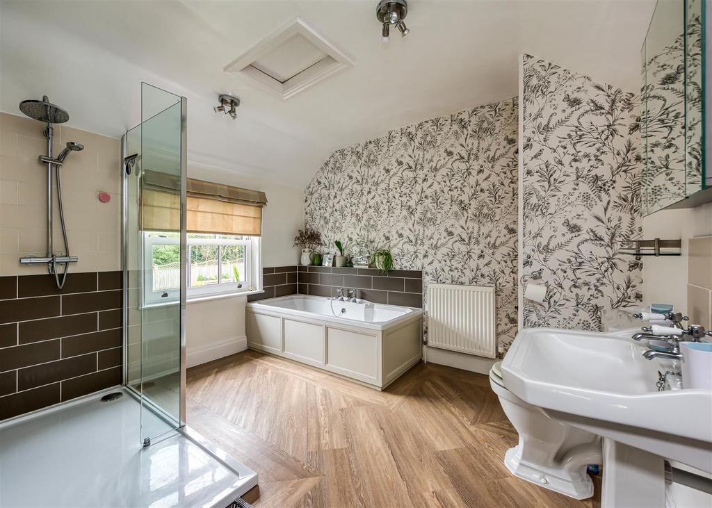 The Little House-bathroom.jpg