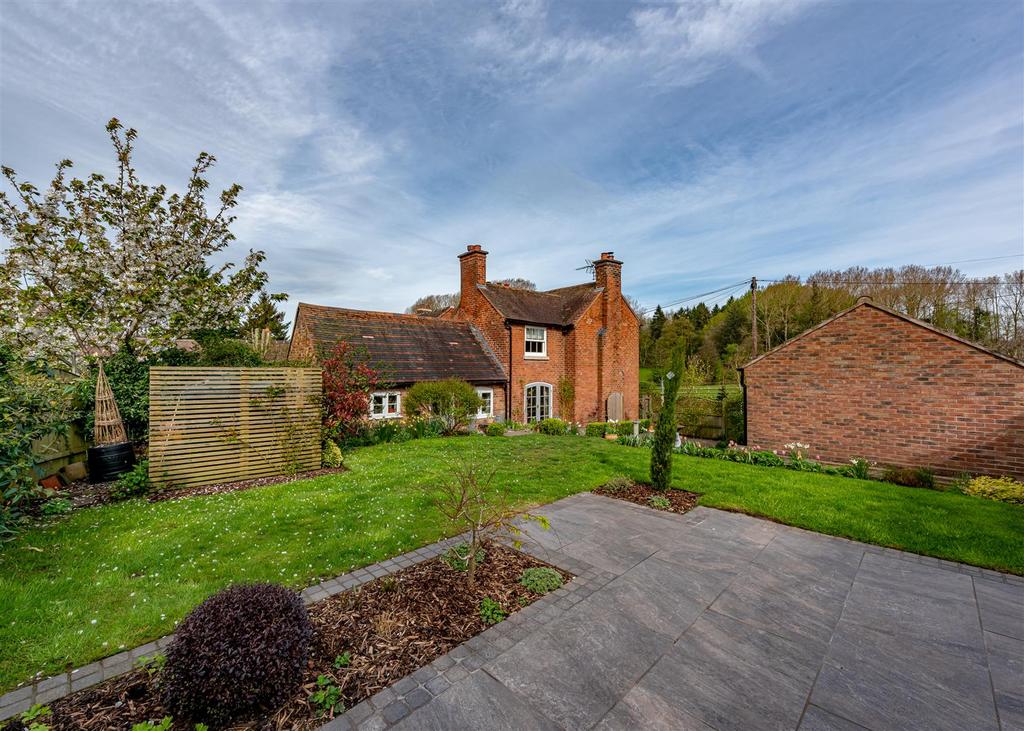 The Little House-external5.jpg