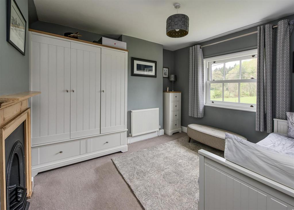 The Little House-bed2a.jpg