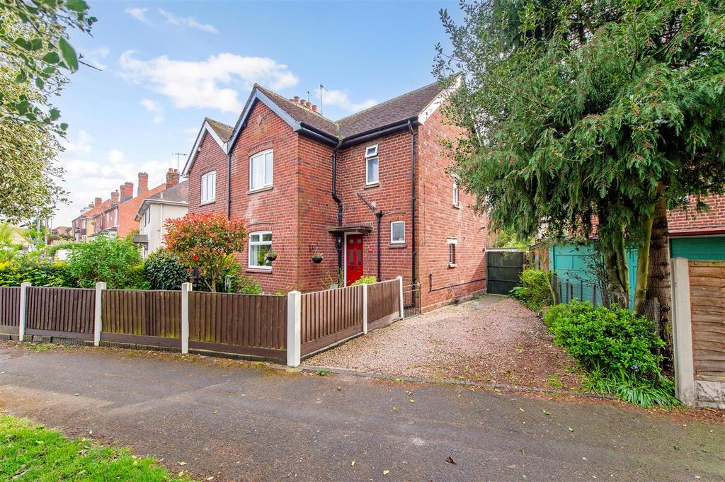 Sutton Road, Kidderminster 3 bed semidetached house for sale £240,000
