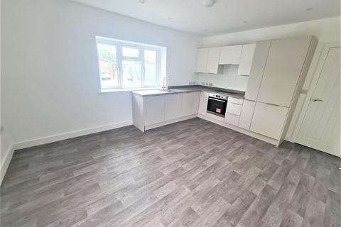 2 bedroom ground floor flat to rent, Bakers Way, Codsall, Wolverhampton, WV8 1HB