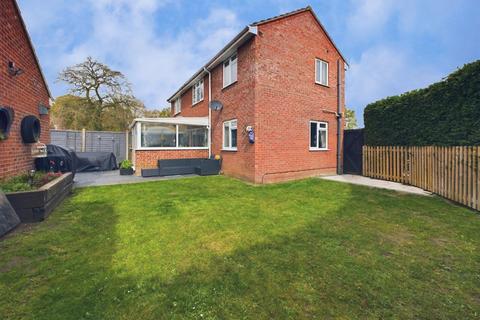 3 bedroom end of terrace house for sale, Stone Road, Beetley