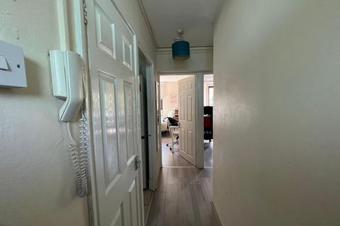 3 bedroom property to rent, Rhodes House, Provost Estate, London