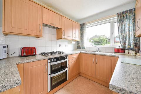 6 Beresford Close, Andover, SP10 2HN