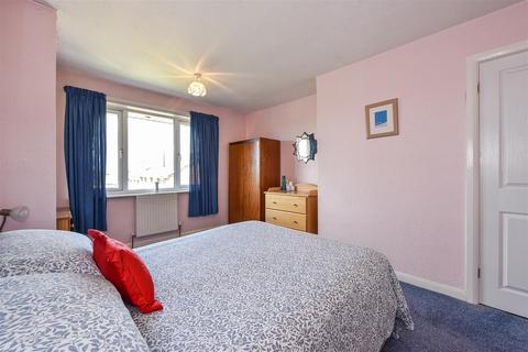 6 Beresford Close, Andover, SP10 2HN