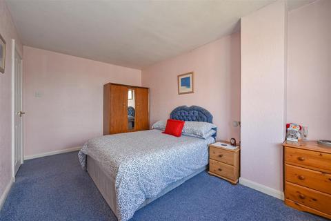 6 Beresford Close, Andover, SP10 2HN