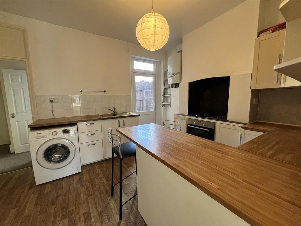 Audley Road, Hendon, London, NW4 1 bed maisonette - £1,500 pcm (£346 pw)