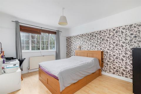 3 bedroom property for sale, Blairderry Road, London