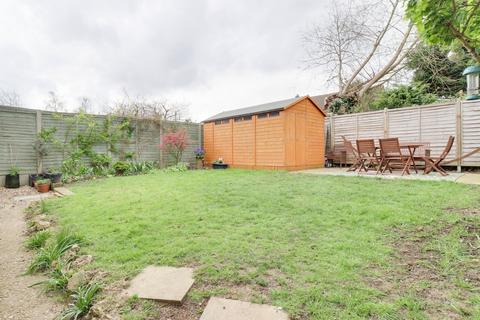 6 The Orchards, Sawbridgeworth, CM21 9BB