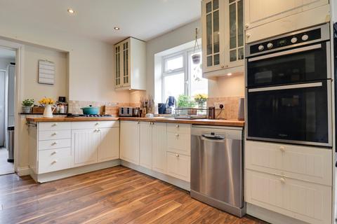 6 The Orchards, Sawbridgeworth, CM21 9BB