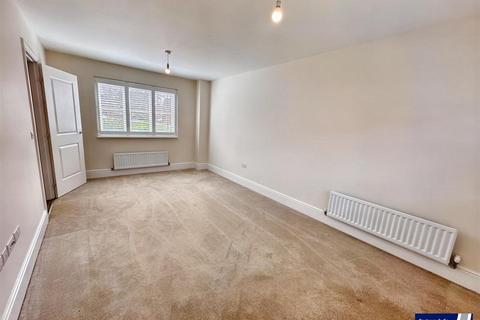 3 bedroom property to rent, Tanters Road, Towcester
