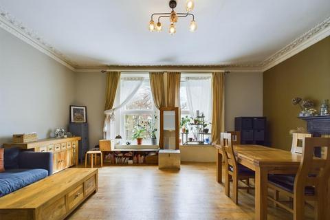 3 bedroom flat for sale, 302 Croydon Road, Wallington