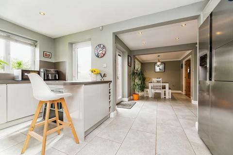 32 Thorncliffe View, Chapeltown, Sheffield, S35 3XU