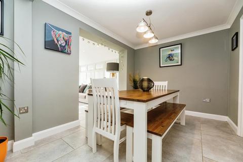 32 Thorncliffe View, Chapeltown, Sheffield, S35 3XU