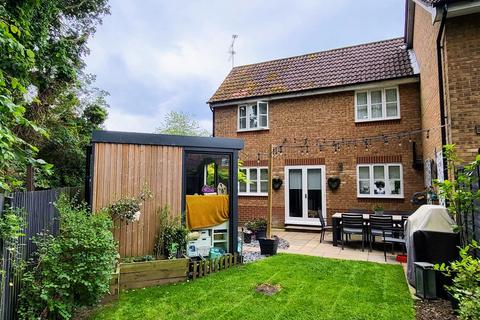 2 bedroom end of terrace house for sale, Regal Close, Standon