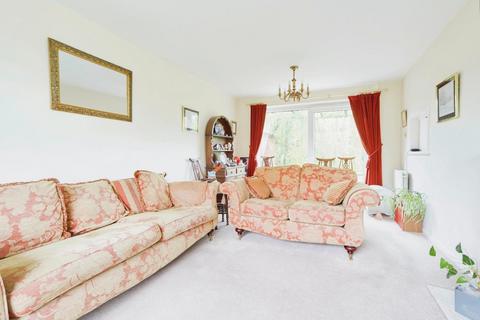 16 Cockshott Lane, Armley, Leeds, LS12 3QF