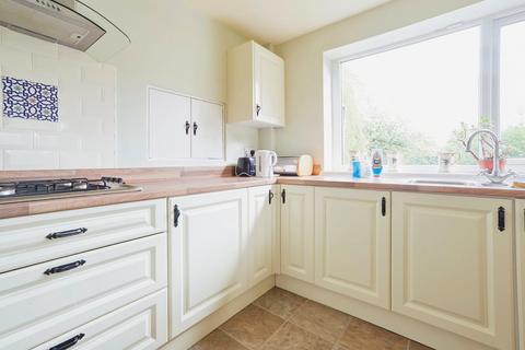 16 Cockshott Lane, Armley, Leeds, LS12 3QF