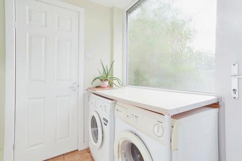 16 Cockshott Lane, Armley, Leeds, LS12 3QF