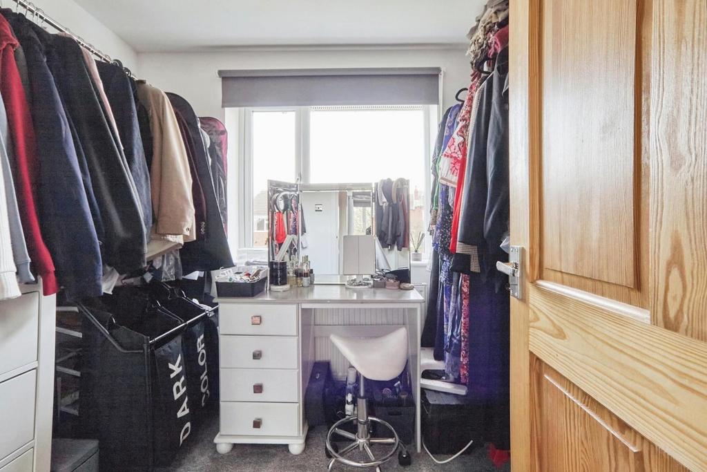 Bedroom/walk in wardrobe