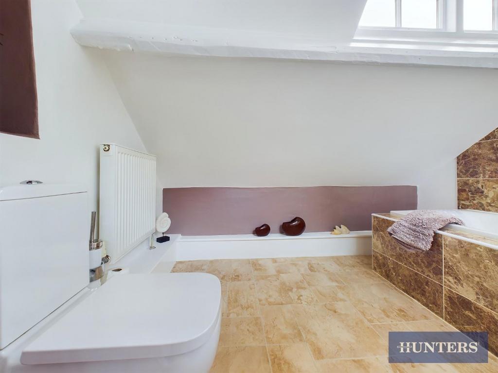 CAM03407 G0-PR0109-STILL007.jpg