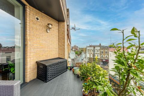 3 bedroom apartment for sale, Essence House, Selsea Place, London, N16