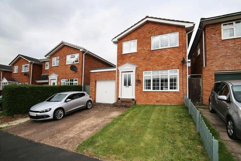 3 bedroom detached house to rent, Gatehouse Close, Cullompton EX15