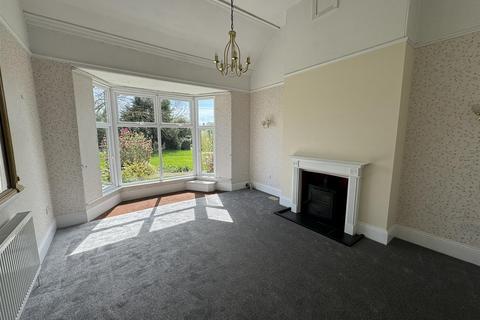 4 bedroom house to rent, 6 Park Road, Tiverton EX16