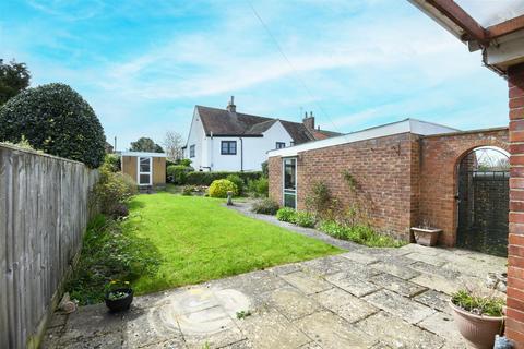 3 Oak Drive, North Bradley, Trowbridge, BA14 0SW