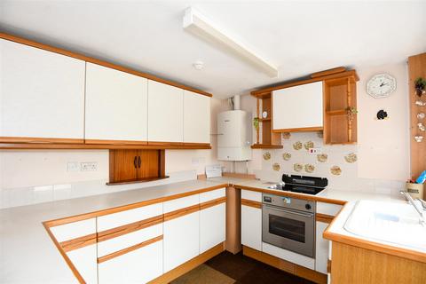 3 Oak Drive, North Bradley, Trowbridge, BA14 0SW